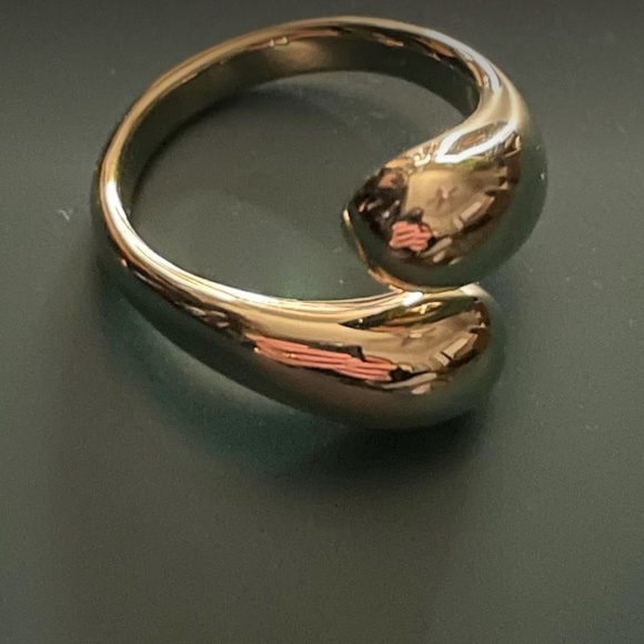 Neiman Marcus 14K Gold Plated Chunky Open Twist Stackable Ring - Picture 7 of 8